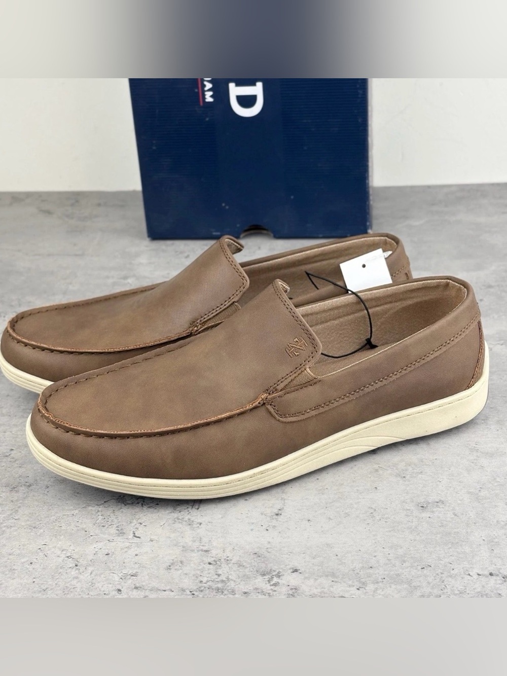 IZOD Seapoint Tan Memory Foam Men's Size 8 Slip-On Loafers New In Box